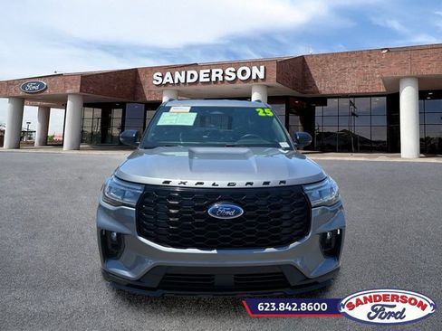 Certified 2025 Ford Explorer ST-Line AWD/4WD image 8