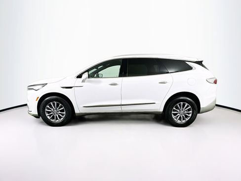 Used 2024 Buick Enclave Premium image 4