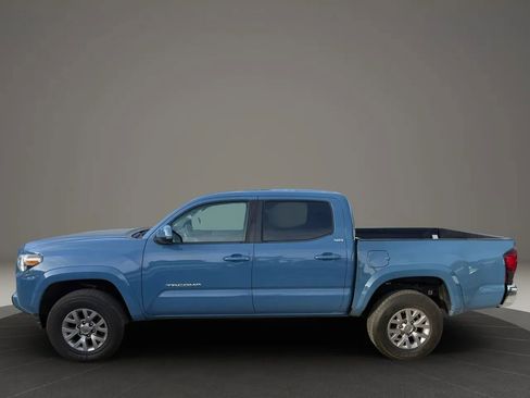 Used 2019 Toyota Tacoma SR5 RWD image 2