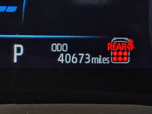 Used 2025 Toyota Sienna LE FWD image 29