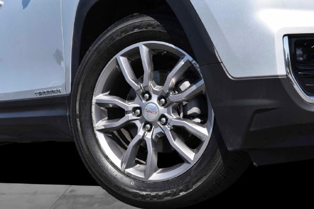 Used 2022 GMC Terrain SLT FWD image 3