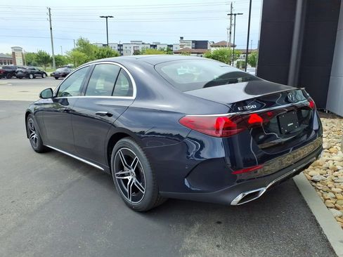 New 2026 Mercedes-Benz E 350 4MATIC Sedan image 4