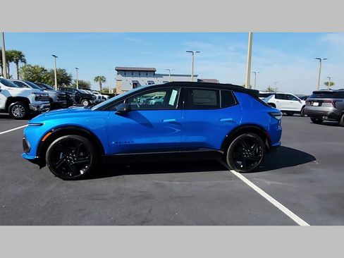 New 2026 Chevrolet Equinox EV RS image 17