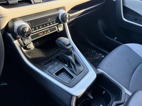 Used 2022 Toyota RAV4 XLE image 13