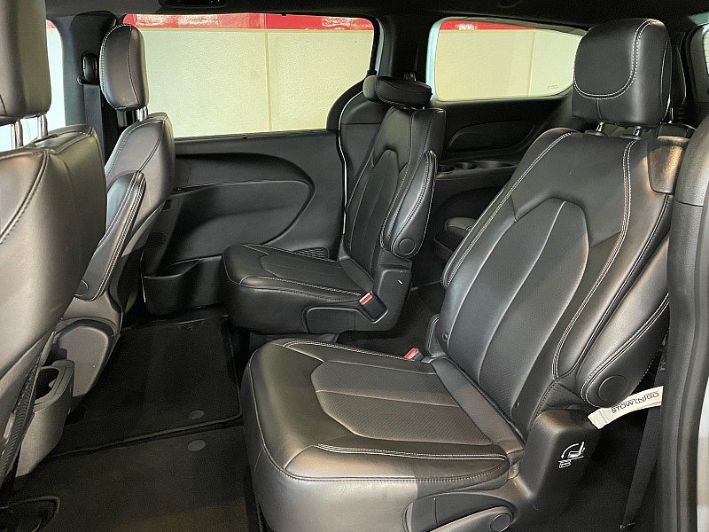 Used 2026 Chrysler Pacifica Select FWD image 23