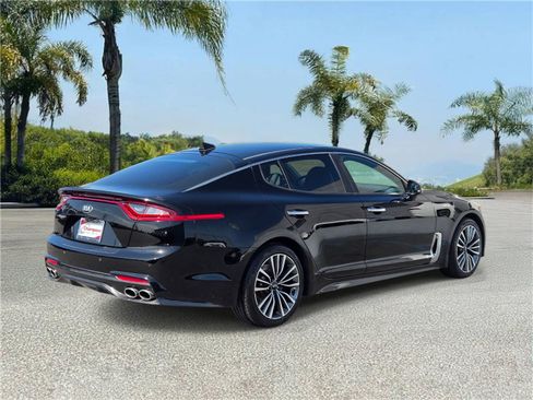 Used 2019 Kia Stinger RWD image 4