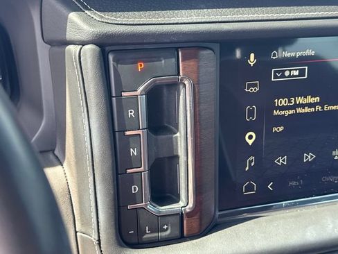 Used 2024 GMC Yukon XL Denali Ultimate AWD/4WD image 17