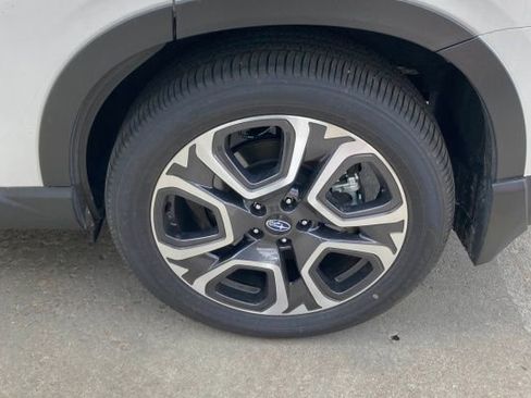 Used 2025 Subaru Ascent Touring image 5