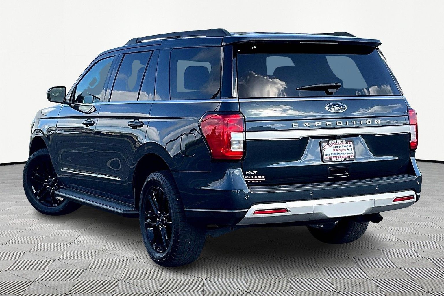 Used 2024 Ford Expedition XLT RWD image 11