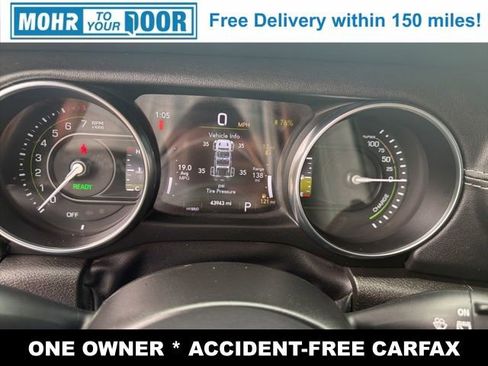 Used 2022 Jeep Wrangler Unlimited Sahara AWD/4WD image 15