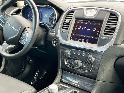 Used 2021 Chrysler 300 Touring w/ Driver Convenience Group image 24