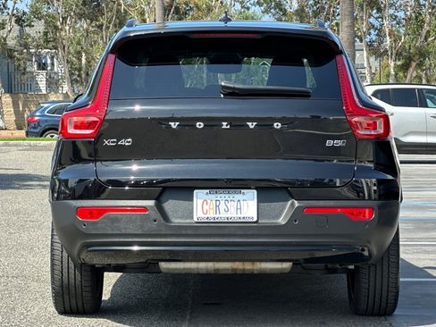 Certified 2026 Volvo XC40 B5 Plus AWD/4WD image 5