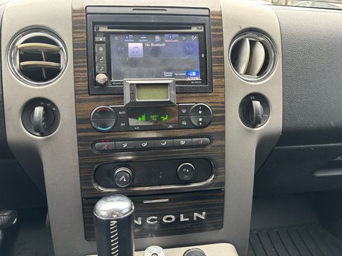 Used 2007 Lincoln Mark LT 4x4 image 14