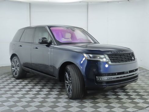 Certified 2023 Land Rover Range Rover SE image 3