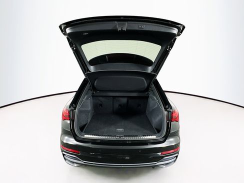 Used 2023 Audi Q3 2.0T Premium image 29