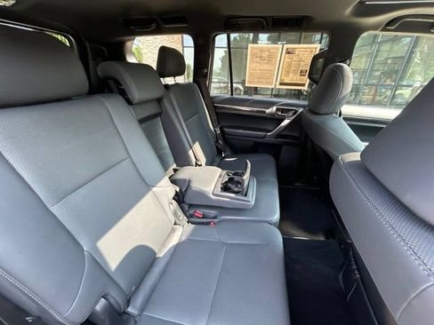 Certified 2023 Lexus GX 460 Premium w/ Premium Package AWD/4WD image 34