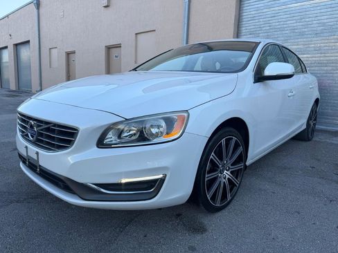 Used 2018 Volvo S60 T5 Inscription image 3