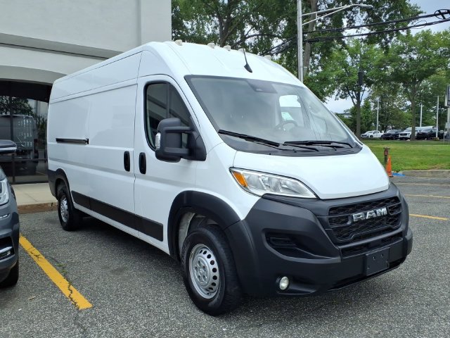 Used 2025 RAM ProMaster 2500 w/ Convenience Group FWD image 3
