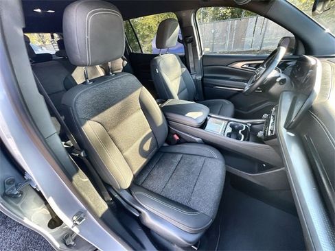 Used 2024 Chevrolet Traverse LS image 28