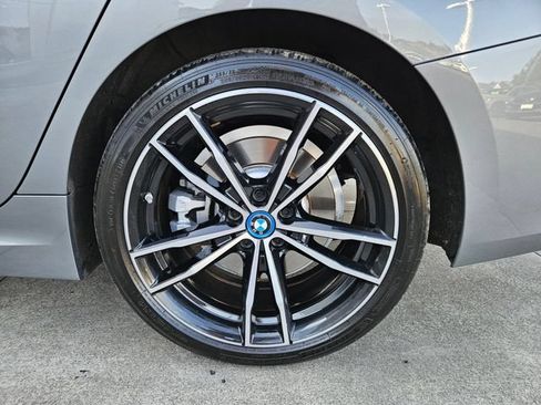 Used 2023 BMW 330e xDrive w/ M Sport Package AWD/4WD image 9
