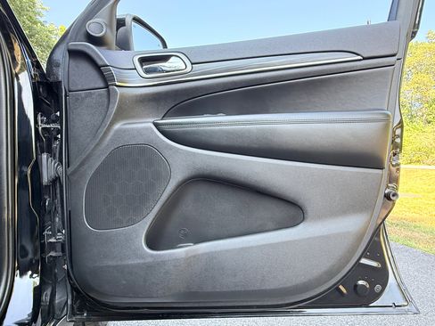 Used 2019 Jeep Grand Cherokee Limited X image 35