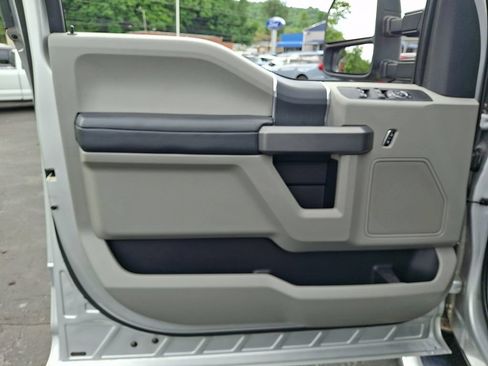Used 2017 Ford F250 XLT AWD/4WD image 12