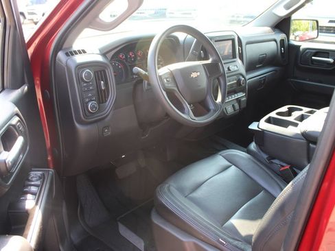 Used 2020 Chevrolet Silverado 1500 Custom w/ Custom Value Package AWD/4WD image 12