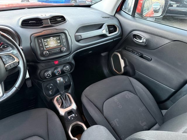 Used 2015 Jeep Renegade Latitude AWD/4WD image 14