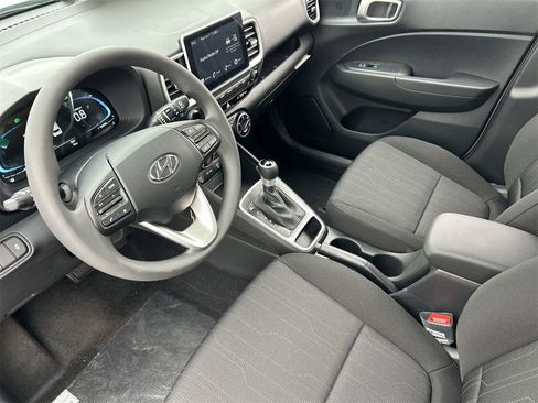 New 2026 Hyundai Venue SE image 17
