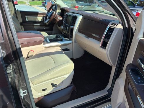 Used 2017 RAM 1500 Laramie w/ Convenience Group image 21