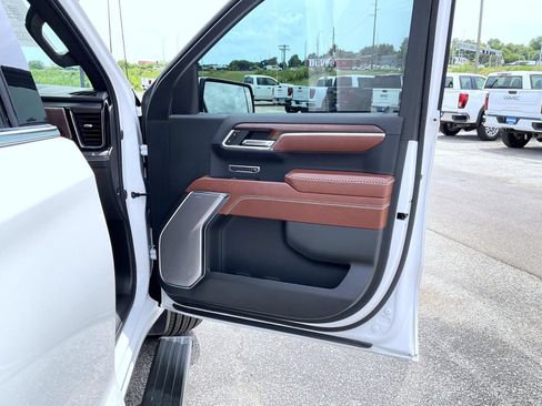 Certified 2024 GMC Sierra 1500 Denali Ultimate AWD/4WD image 16