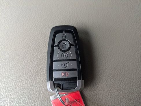 Used 2021 Ford Expedition XLT image 31