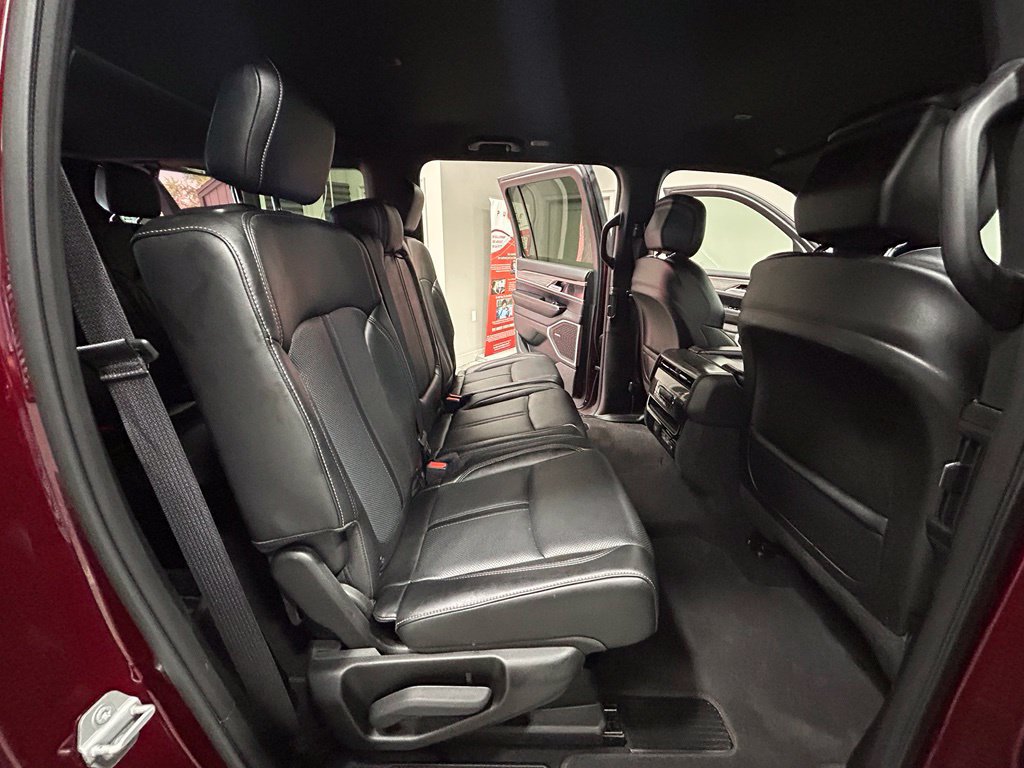 Used 2024 Jeep Wagoneer L Series II w/ Flexible Seating Group AWD/4WD image 49