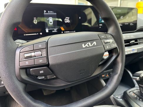 Used 2025 Kia K4 FWD image 29