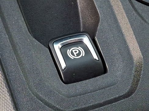 Used 2023 Chevrolet Colorado W/T RWD image 25