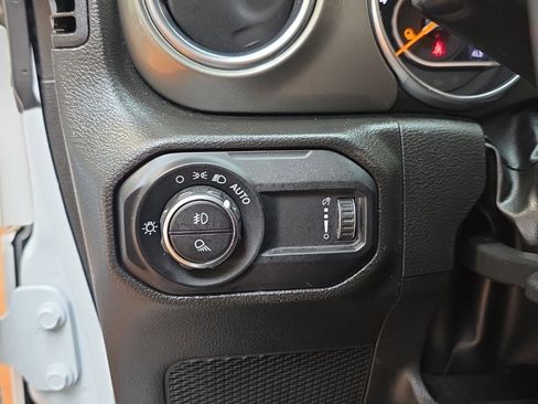 Used 2023 Jeep Gladiator Overland image 30