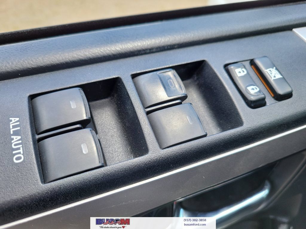 Used 2019 Toyota 4Runner SR5 AWD/4WD image 18