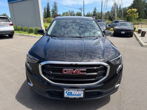 Used 2021 GMC Terrain SLE FWD image 2