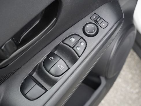 Used 2025 Nissan Kicks Play S FWD image 9