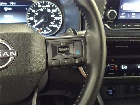 Used 2025 Nissan Rogue SV AWD/4WD image 13
