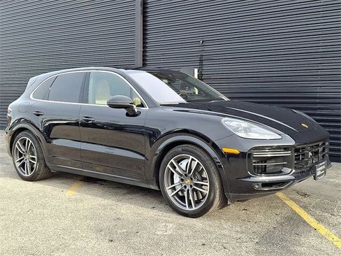 Used 2022 Porsche Cayenne Turbo image 9