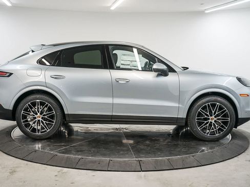 New 2026 Porsche Cayenne Coupe AWD/4WD image 8