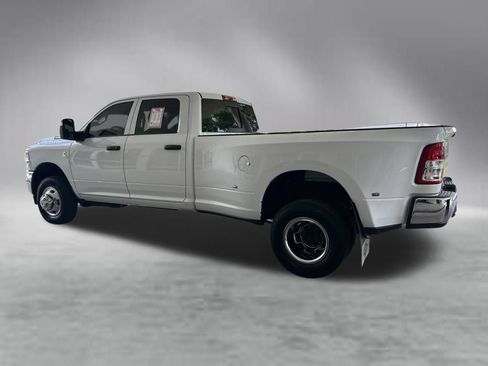 Used 2024 RAM 3500 Tradesman w/ Chrome Appearance Group AWD/4WD image 4
