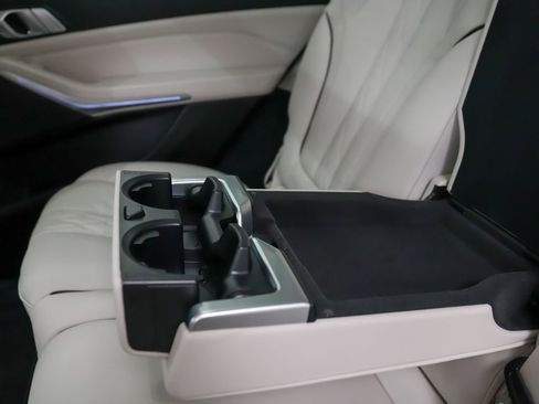 Used 2021 BMW X7 xDrive40i AWD/4WD image 22