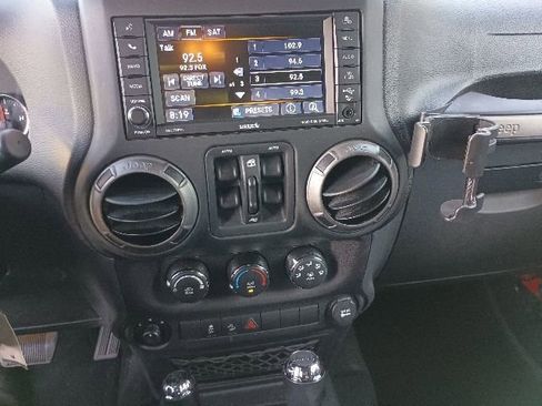 Certified 2018 Jeep Wrangler Unlimited Sport S AWD/4WD image 10