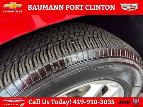 Used 2025 Chrysler Pacifica Select FWD image 29