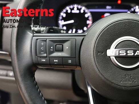 Used 2025 Nissan Pathfinder SV FWD image 15