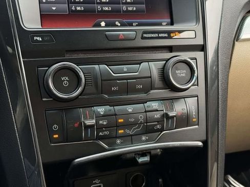 Used 2016 Ford Explorer XLT w/ Equipment Group 202A AWD/4WD image 26