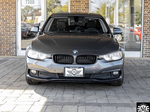 Used 2017 BMW 320i xDrive Sedan image 2