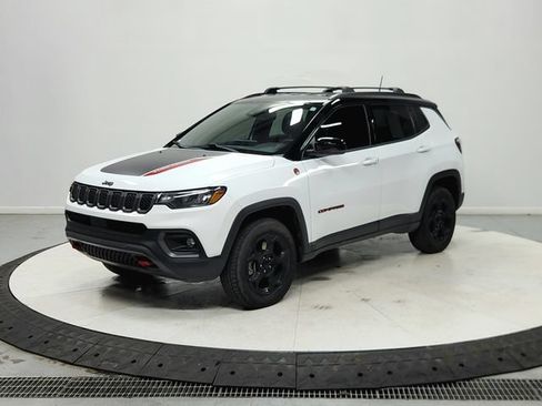 Used 2024 Jeep Compass Trailhawk AWD/4WD image 4